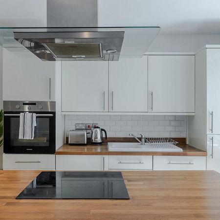 Stylish Two Bedroom Apartment By Central London With Garden المظهر الخارجي الصورة