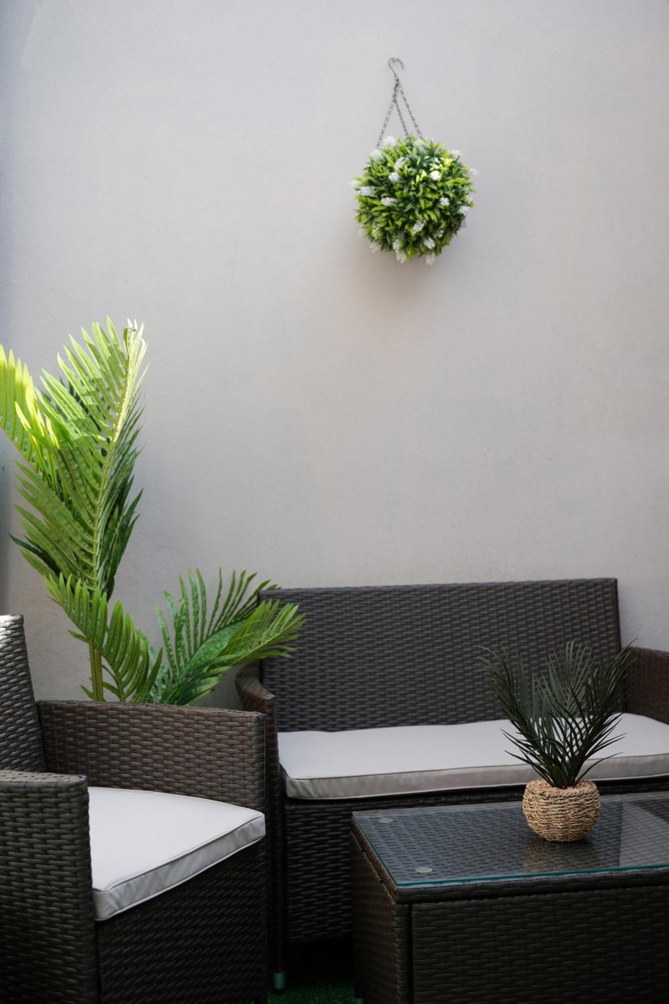 Stylish Two Bedroom Apartment By Central London With Garden المظهر الخارجي الصورة